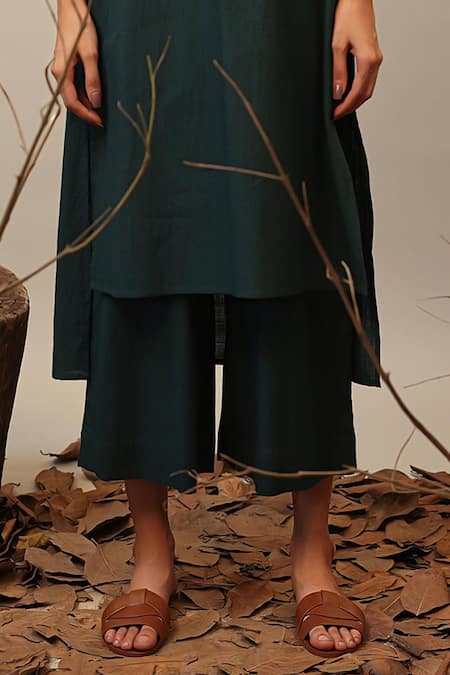 Buy MATI_1 Beige Cotton Round Neck Green Color Block Tunic And Capri Set Online at Aza Fashions Buy_MATI_1_Beige Cotton Round Neck Green Color Block Tunic And Capri Set _Online_at_Aza_Fashions