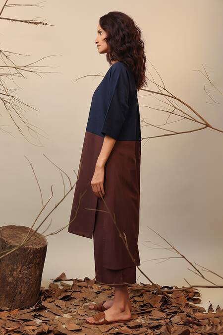 Buy MATI_1 Blue Cotton Round Neck Color Block Tunic And Capri Pant Set Online at Aza Fashions Buy_MATI_1_Blue Cotton Round Neck Color Block Tunic And Capri Pant Set _Online_at_Aza_Fashions