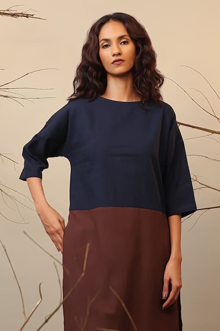 Shop MATI_1 Blue Cotton Round Neck Color Block Tunic And Capri Pant Set Online at Aza Fashions Shop_MATI_1_Blue Cotton Round Neck Color Block Tunic And Capri Pant Set _Online_at_Aza_Fashions