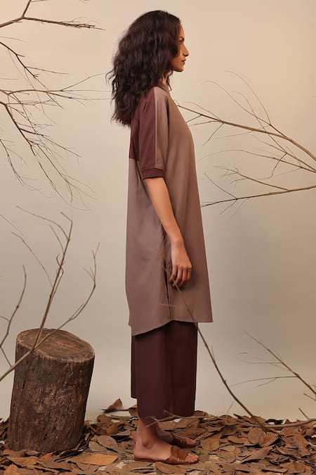 Shop_MATI_1_Beige Cotton Mandarin Collar Colorblocked Tunic And Pant Set _Online_at_Aza_Fashions