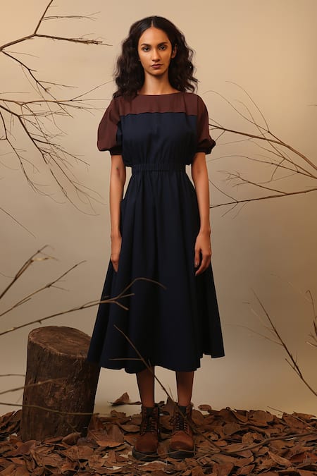 Mati_Blue Cotton Round Neck Color Blocked Midi Dress _Online_at_Aza_Fashions
