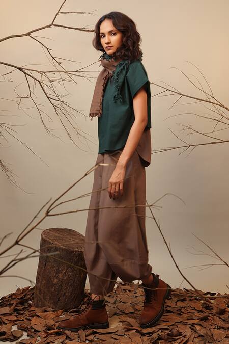 Buy Mati Green Cotton Round Neck Color Block Top And Pant Set Online at Aza Fashions Buy_Mati_Green Cotton Round Neck Color Block Top And Pant Set _Online_at_Aza_Fashions