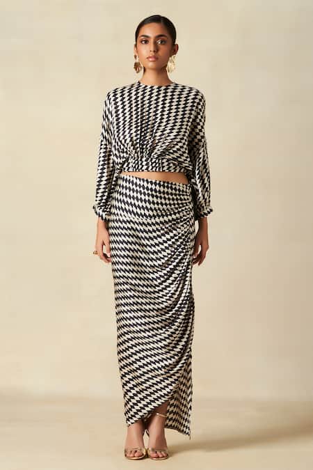 Gulabo By Abu Sandeep Black Modal, Satin Checkerboard Gathered Skirt Online at Aza Fashions Gulabo By Abu Sandeep_Black Modal, Satin Checkerboard Gathered Skirt _Online_at_Aza_Fashions