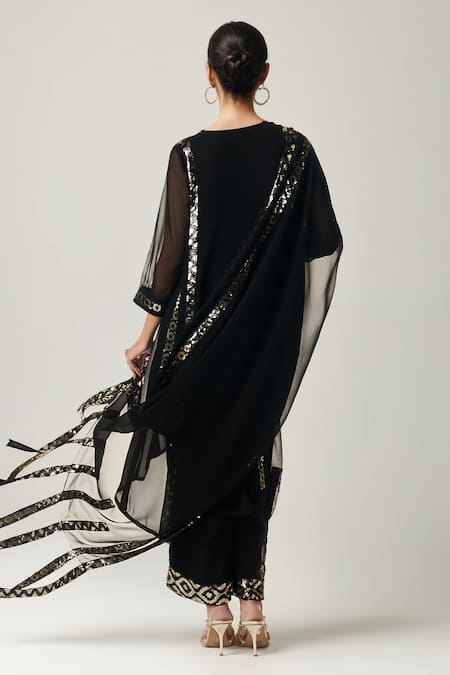 Shop Gulabo By Abu Sandeep Black Viscose Sequins Geometric Embellished Dupatta at Aza Fashions Shop_Gulabo By Abu Sandeep_Black Viscose Sequins Geometric Embellished Dupatta _at_Aza_Fashions