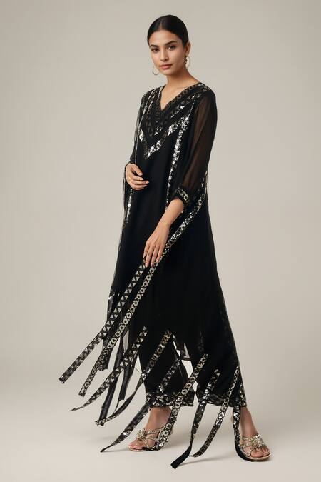 Gulabo By Abu Sandeep Black Viscose Sequins Geometric Embellished Dupatta at Aza Fashions Gulabo By Abu Sandeep_Black Viscose Sequins Geometric Embellished Dupatta _at_Aza_Fashions