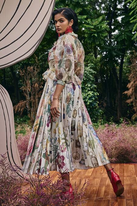 Buy Pankaj & Nidhi Green Organza Embroidery Collared Sage Vintage Bloomy Print Top Online at Aza Fashions Buy_Pankaj & Nidhi_Green Organza Embroidery Collared Sage Vintage Bloomy Print Top _Online_at_Aza_Fashions