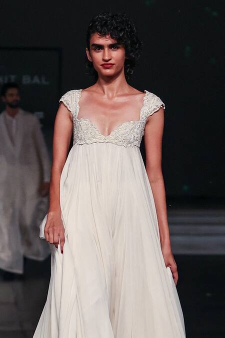 Rohit Bal Ivory Chanderi, Chiffon Embroidery Sweetheart Flared Anarkali Set With Resham Online at Aza Fashions Rohit Bal_Ivory Chanderi, Chiffon Embroidery Sweetheart Flared Anarkali Set With Resham _Online_at_Aza_Fashions