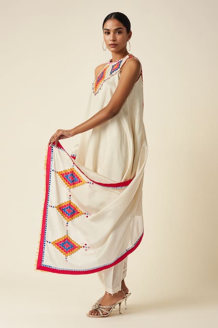 Shop Gulabo By Abu Sandeep Off White Chanderi Mirrors Ikat Applique Embroidered Dupatta at Aza Fashions Shop_Gulabo By Abu Sandeep_Off White Chanderi Mirrors Ikat Applique Embroidered Dupatta _at_Aza_Fashions