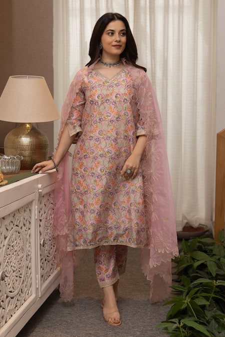 ASRUMO Floral Print Zari Work Kurta Pant Set 