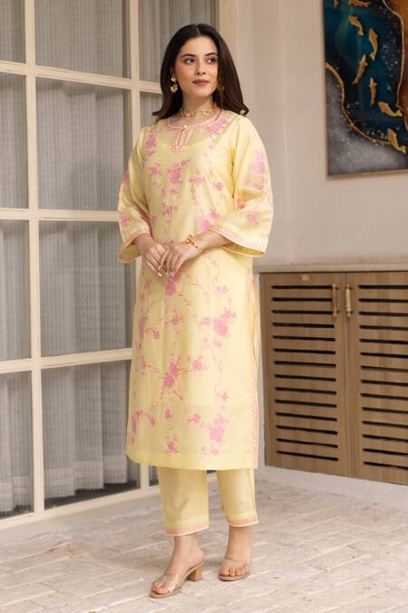 Buy ASRUMO Yellow Chanderi, Organza Embroidery Round Neck Floral Thread Kurta Pant Set Online at Aza Fashions Buy_ASRUMO_Yellow Chanderi, Organza Embroidery Round Neck Floral Thread Kurta Pant Set _Online_at_Aza_Fashions