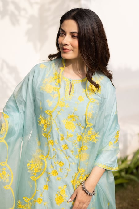 Buy_ASRUMO_Blue Chanderi, Organza Embroidery Round Neck Floral Thread Kurta Set _Online_at_Aza_Fashions