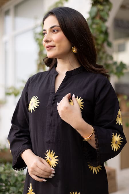 ASRUMO_Black Cotton, Organza Embroidery Split V-neck Floral Thread Kurta Set _at_Aza_Fashions