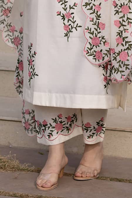 Buy_ASRUMO_White Chanderi Embroidery Mandarin Collar Kurta Pant Set _Online_at_Aza_Fashions