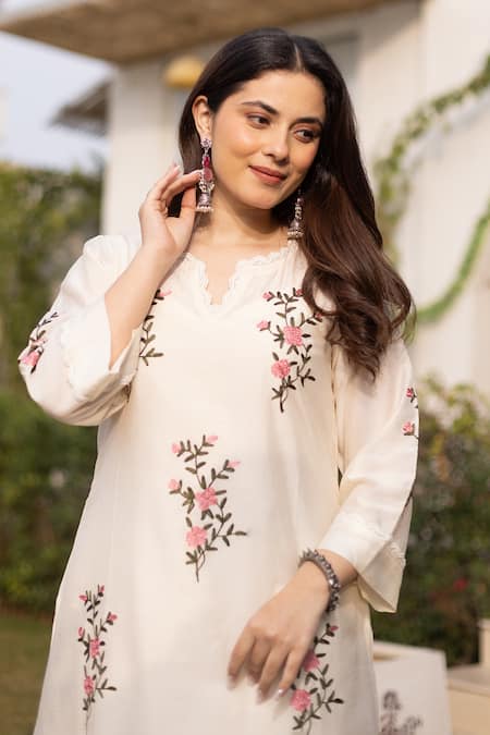 Buy_ASRUMO_White Chanderi Embroidery Mandarin Collar Kurta Pant Set 