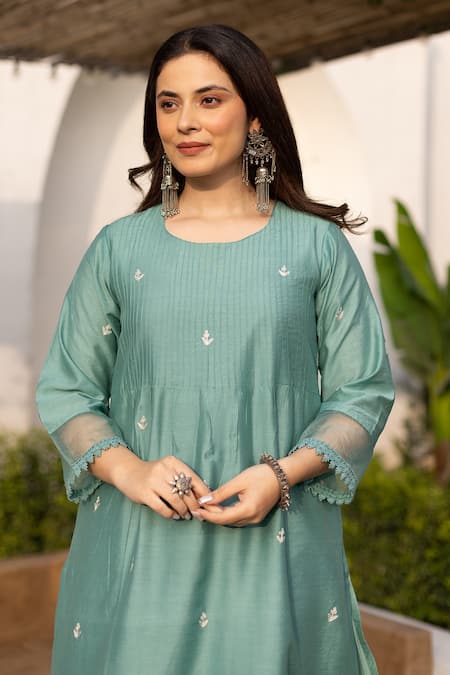 Buy ASRUMO Green Chanderi, Denim Embroidery Round Neck Thread Work Kurta Pant Set Buy_ASRUMO_Green Chanderi, Denim Embroidery Round Neck Thread Work Kurta Pant Set
