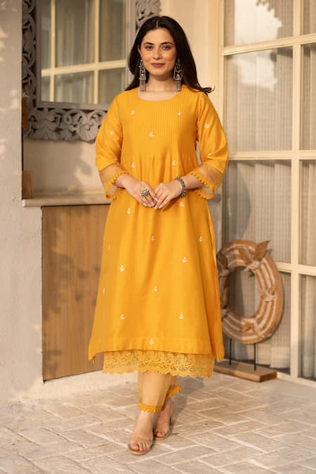 ASRUMO_Yellow Chanderi, Doriya Embroidery Round Neck Floral Thread Kurta Set _Online_at_Aza_Fashions