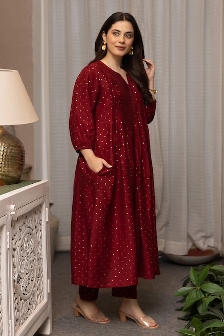 Buy ASRUMO Maroon Chanderi, Organza Mirrors Split V-neck Mukaish Work Kurta Pant Set Online at Aza Fashions Buy_ASRUMO_Maroon Chanderi, Organza Mirrors Split V-neck Mukaish Work Kurta Pant Set _Online_at_Aza_Fashions