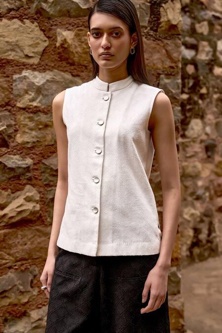 Dash And Dot_White Cotton Bandeau Neck Textured Sleeveless Top And Flared Pant Set _Online_at_Aza_Fashions