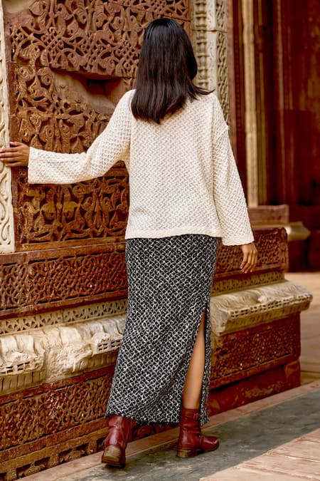 Dash And Dot Geometric Knit Top & Maxi Skirt Set 