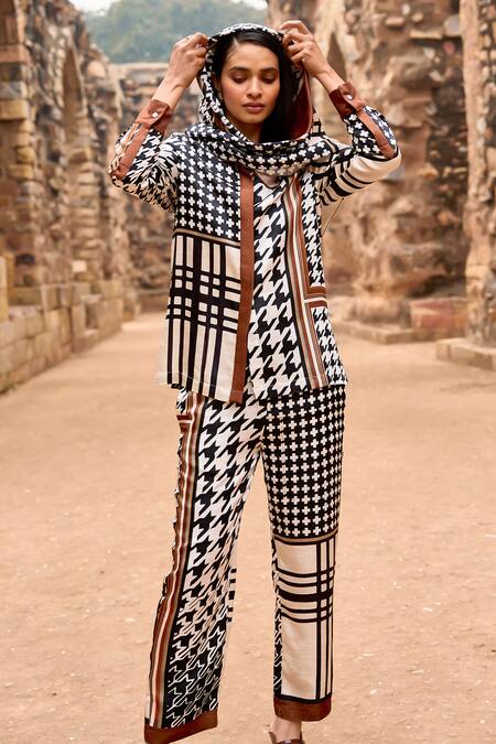 Dash And Dot_Multi Color Viscose Collared Multicolor Houndstooth Geometric Pant Set _Online_at_Aza_Fashions