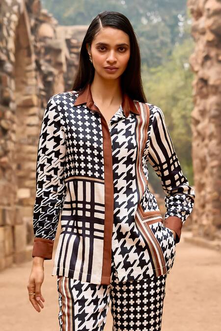 Dash And Dot_Multi Color Viscose Collared Multicolor Houndstooth Geometric Pant Set _at_Aza_Fashions