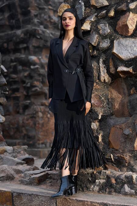Buy Dash And Dot Black Polyester Fringe Midi Skirt With Cascading Online at Aza Fashions Buy_Dash And Dot_Black Polyester Fringe Midi Skirt With Cascading _Online_at_Aza_Fashions