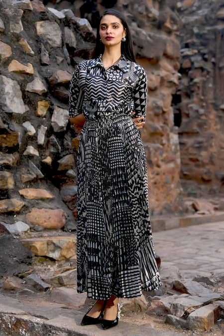 Shop Dash And Dot Multi Color Polyester Tribal Shimmer Pleated Skirt Online at Aza Fashions Shop_Dash And Dot_Multi Color Polyester Tribal Shimmer Pleated Skirt _Online_at_Aza_Fashions