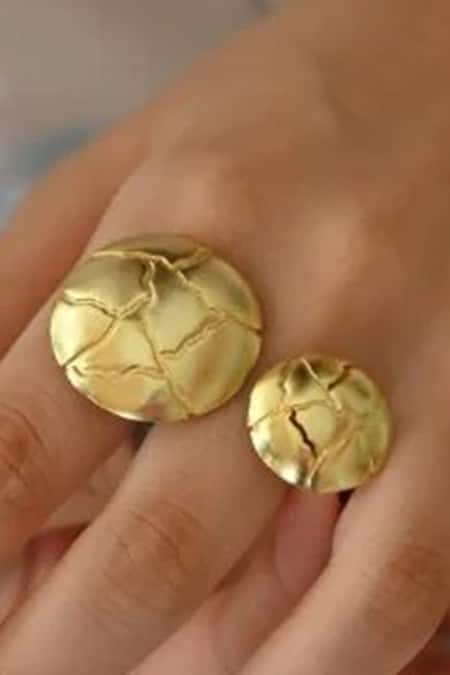 Shop_Eurumme_Gold Plated Adjustable Crack Pattern Ring _at_Aza_Fashions
