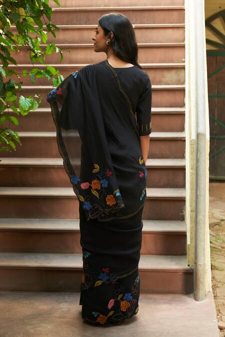 Shop_Vaayu_Black Muslin, Cotton Applique, Embroidery V-neck Floral Saree With Blouse _at_Aza_Fashions