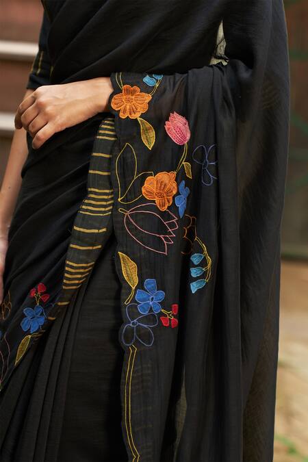 Shop_Vaayu_Black Muslin, Cotton Applique, Embroidery V-neck Floral Saree With Blouse _Online_at_Aza_Fashions