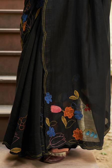 Vaayu_Black Muslin, Cotton Applique, Embroidery V-neck Floral Saree With Blouse _at_Aza_Fashions