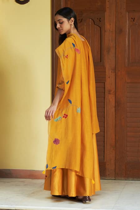 Shop Vaayu Yellow Silk, Gingham Embroidery V-neck Floral Applique Anarkali With Dupatta at Aza Fashions Shop_Vaayu_Yellow Silk, Gingham Embroidery V-neck Floral Applique Anarkali With Dupatta _at_Aza_Fashions
