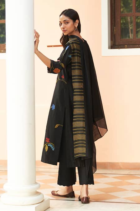 Shop_Vaayu_Black Gingham Embroidery Keyhole Neck Floral Applique Kurta Pant Set _at_Aza_Fashions