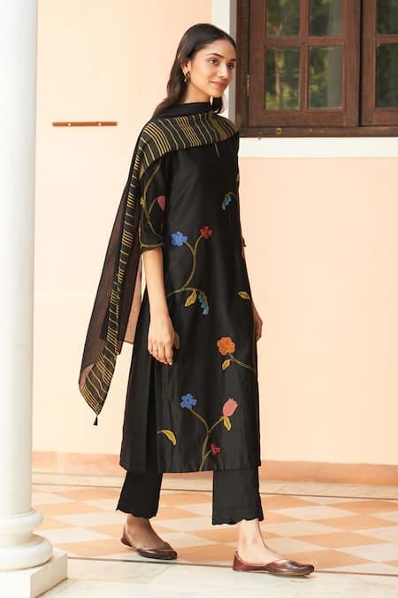 Vaayu_Black Gingham Embroidery Keyhole Neck Floral Applique Kurta Pant Set _at_Aza_Fashions