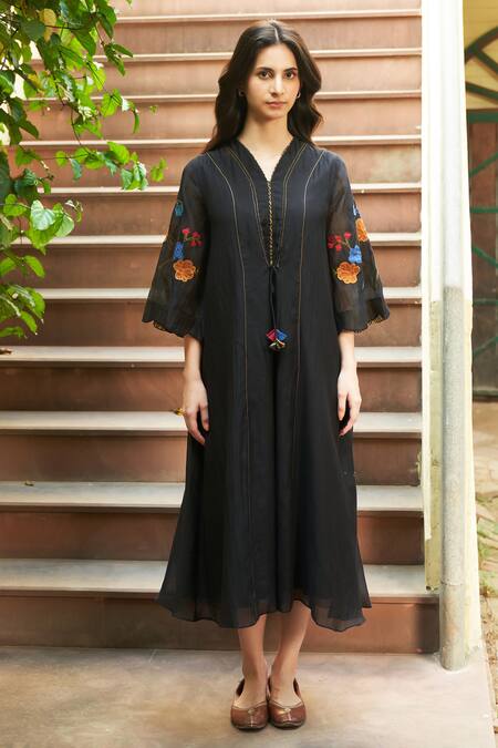 Vaayu Black Muslin Embroidery V-neck Floral Applique Midi Dress Online at Aza Fashions Vaayu_Black Muslin Embroidery V-neck Floral Applique Midi Dress _Online_at_Aza_Fashions