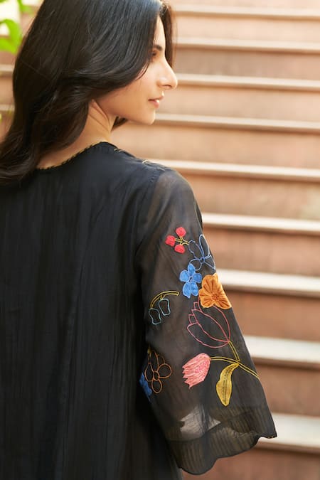 Shop Vaayu Black Muslin Embroidery V-neck Floral Applique Midi Dress Online at Aza Fashions Shop_Vaayu_Black Muslin Embroidery V-neck Floral Applique Midi Dress _Online_at_Aza_Fashions