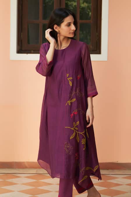 Vaayu Purple Muslin Embroidery Round Neck Kurta Set With Pant Online at Aza Fashions Vaayu_Purple Muslin Embroidery Round Neck Kurta Set With Pant _Online_at_Aza_Fashions