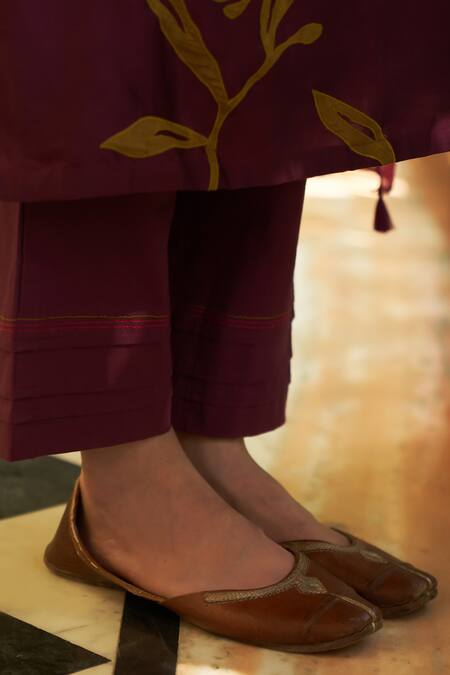 Vaayu Purple Gingham Embroidery V-neck Floral Applique Kurta Pant Set at Aza Fashions Vaayu_Purple Gingham Embroidery V-neck Floral Applique Kurta Pant Set_at_Aza_Fashions