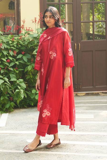 Buy_Vaayu_Red Silk Applique, Embroidery, Tassels Round Floral Kurta Pant Dupatta Set _Online_at_Aza_Fashions
