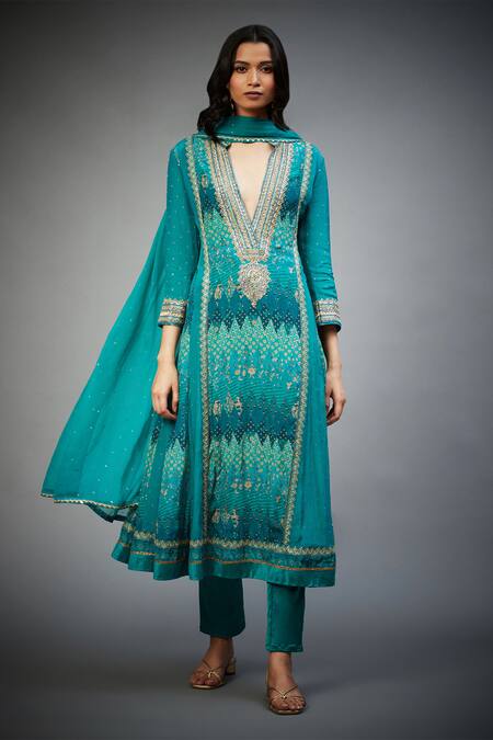 RI.Ritu Kumar_Green Viscose, Lycra Zari, Embroidery Plunge Neck Geometric Kurta Pant Set _Online_at_Aza_Fashions