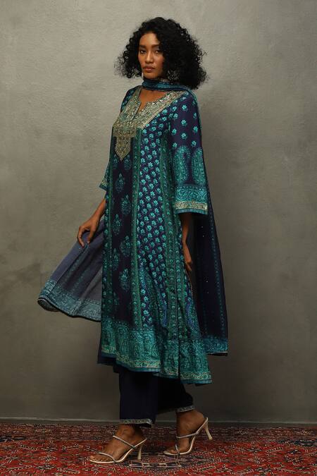 RI.Ritu Kumar Blue Silk, Cotton, Viscose Embroidery Split V-neck Floral Print And Kurta Set Online at Aza Fashions RI.Ritu Kumar_Blue Silk, Cotton, Viscose Embroidery Split V-neck Floral Print And Kurta Set _Online_at_Aza_Fashions