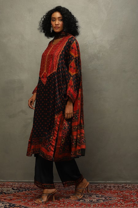 RI.Ritu Kumar_Black Silk, Cotton, Viscose Embroidery, Sequins Geometric Print And Kurta Set _Online_at_Aza_Fashions