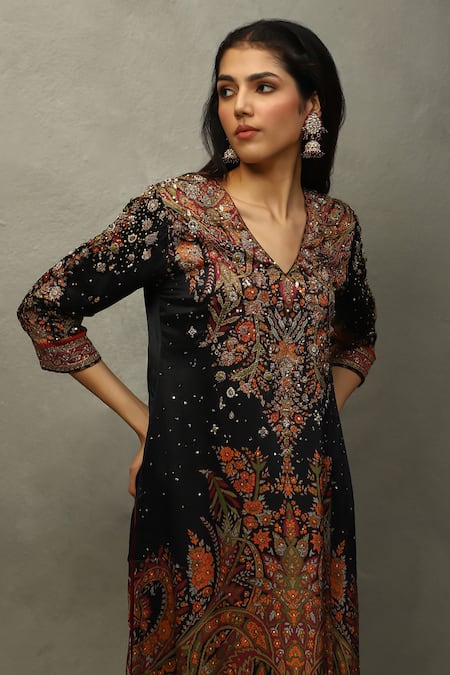 Shop RI.Ritu Kumar Black Silk, Viscose Embroidery, Zari V-neck Blossom Print And Zardozi Kurta Set Online at Aza Fashions Shop_RI.Ritu Kumar_Black Silk, Viscose Embroidery, Zari V-neck Blossom Print And Zardozi Kurta Set _Online_at_Aza_Fashions