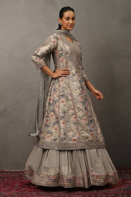 Shop RI.Ritu Kumar Gray Polyester, Silk Sequins, Zari, Embroidery Round Floral Kurta Lehenga Set Online at Aza Fashions Shop_RI.Ritu Kumar_Gray Polyester, Silk Sequins, Zari, Embroidery Round Floral Kurta Lehenga Set _Online_at_Aza_Fashions