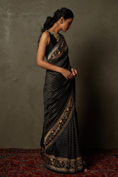 Buy RI.Ritu Kumar Black Silk Embroidery Split V-neck Abstract Print Saree With Blouse Online at Aza Fashions Buy_RI.Ritu Kumar_Black Silk Embroidery Split V-neck Abstract Print Saree With Blouse _Online_at_Aza_Fashions