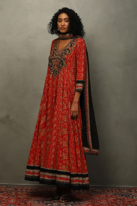 RI.Ritu Kumar_Red Cotton, Viscose Sequins, Embroidery V-neck Floral Anarkali Set _Online_at_Aza_Fashions