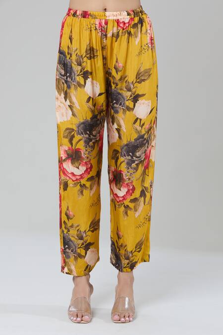 Buy_Kashmiraa_Yellow Silk Embroidery, Sequins Mandarin Collar Floral Print Kurta Set _Online_at_Aza_Fashions