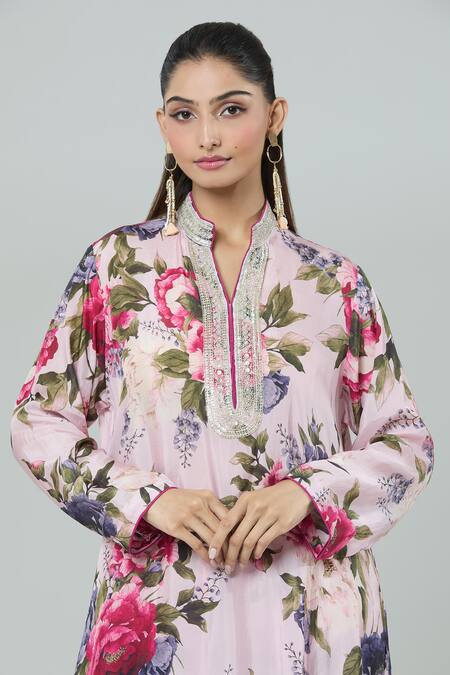 Kashmiraa_Pink Silk Sequins, Cut Work Mandarin Collar Floral Print Embroidered Kurta Set _Online_at_Aza_Fashions