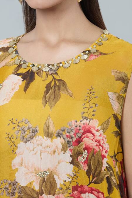 Kashmiraa_Yellow Silk Embroidery, Sequins Round Neck Floral Print Asymmetric Kurta Set _Online_at_Aza_Fashions