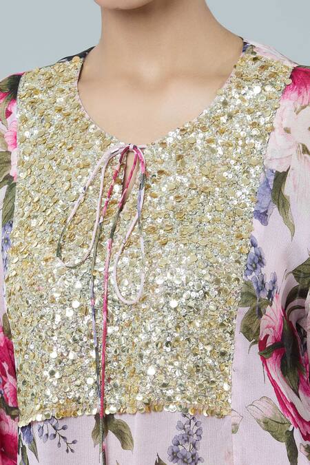 Buy_Kashmiraa_Pink Chiffon, Silk Sequins Floral Embroidered Kurta Set _Online_at_Aza_Fashions